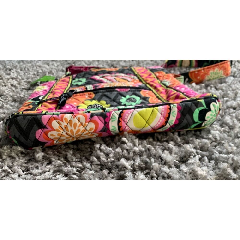 NWT Vera Bradley Ziggy Zinnia Hipster Crossbody Bag Purse Quilted $99 - Picture 9 of 9